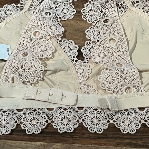 Aerie Floral Lace Racerback Bralette Soft Peach / Nude - Picture 7 of 13